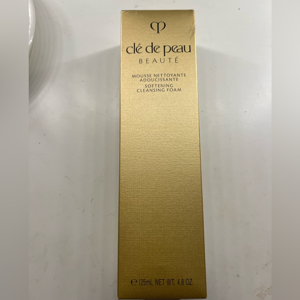 An antioxidant-rich foaming face wash